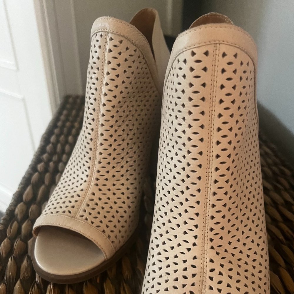 LUCKY Brand Cream Leather Booties Size 9.5